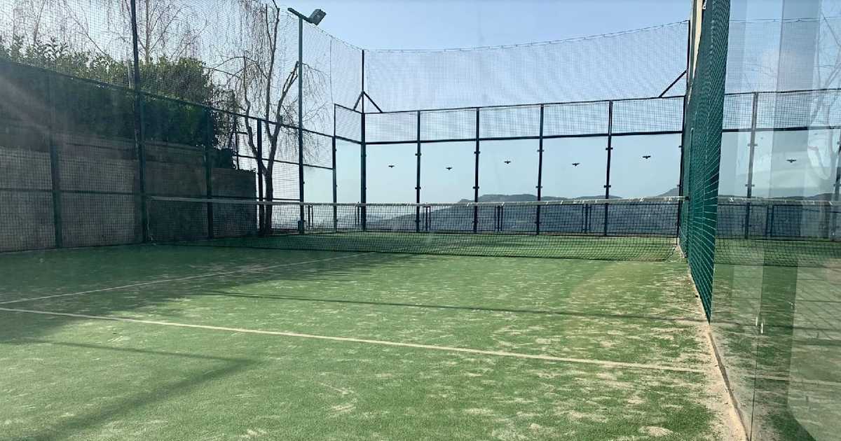 Cancha de pádel en Pádel y Fútbol 7 Lanjarón, Lanjarón