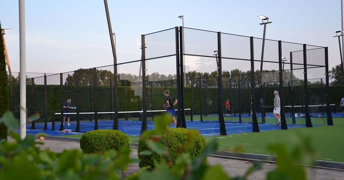 Cancha de pádel en Dekker Warmond Leiden, Warmond