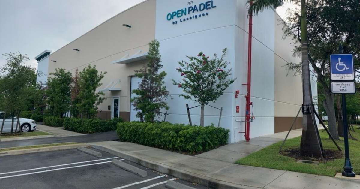 Cancha de pádel en Open Padel by Lasaigues, Miramar