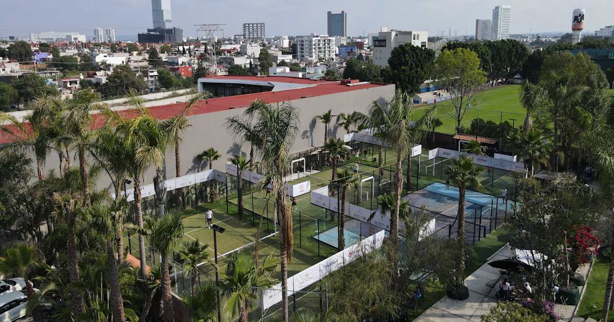 Padel court at UPadel, San Andrés Cholula