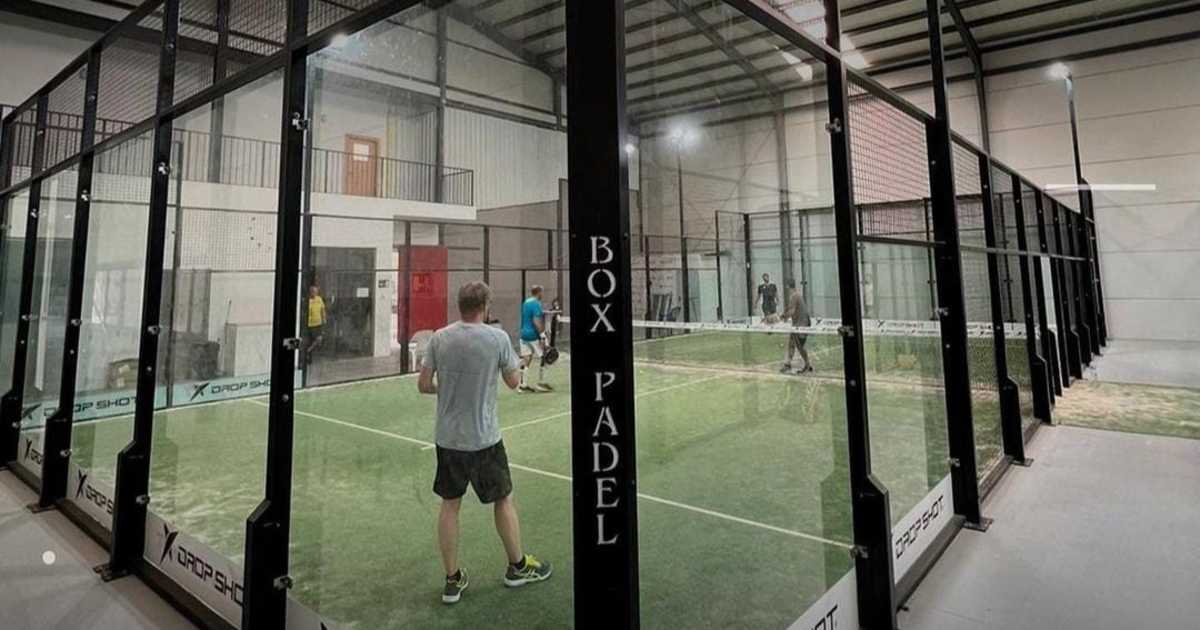 Cancha de pádel en Box Pádel Granada, Churriana de la Vega