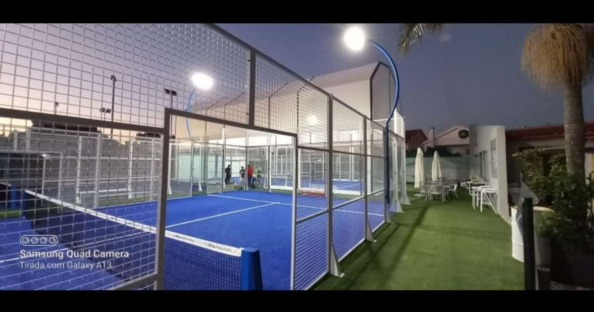 Cancha de pádel en Clube Knock Out Padel, Sobreda