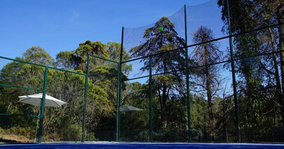 Cancha de pádel en Lisbon Sports Club, Belas
