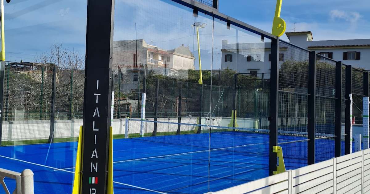 Cancha de pádel en Sporting Titanic Marziano, Mugnano di Napoli