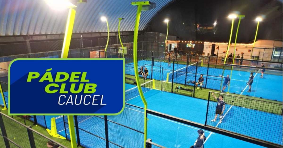 Padel court at Padel Club Caucel, Mérida