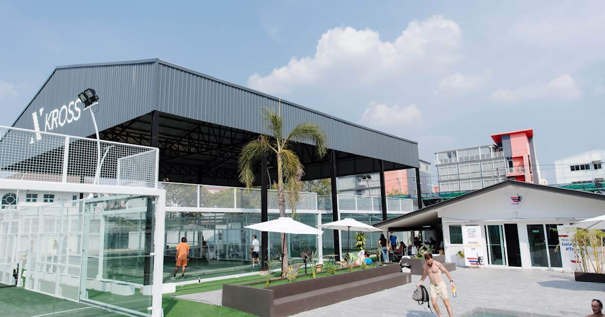 Cancha de pádel en Kross Padel Onnut, Bangkok