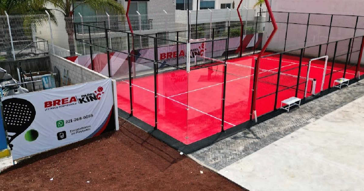 Cancha de pádel en Breaking Pádel Puebla, San Bernardino Tlaxcalancingo