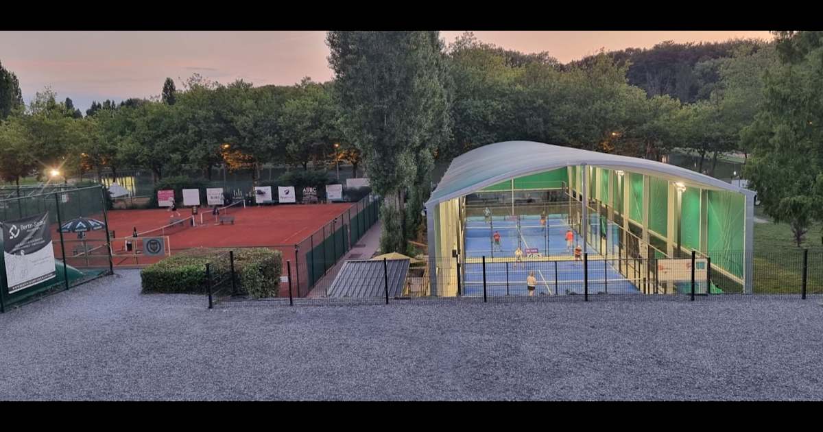 Cancha de pádel en ROYAL SMASHING CLUB NIVELLOIS, Nivelles