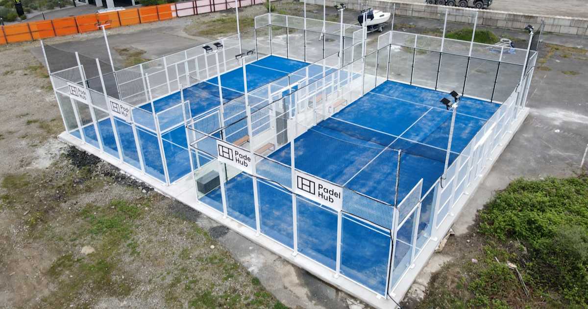 Cancha de pádel en PadelHub Aarau, Aarau