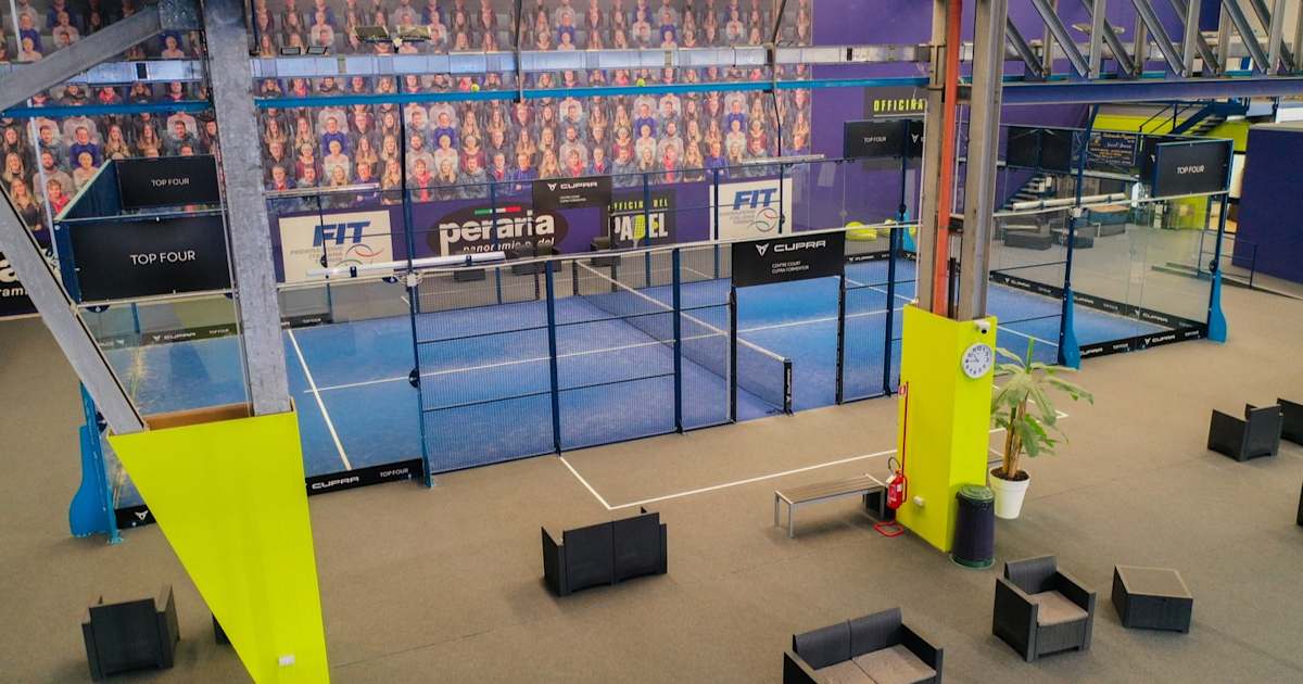 Cancha de pádel en Officina del Padel Villafalletto, Villafalletto