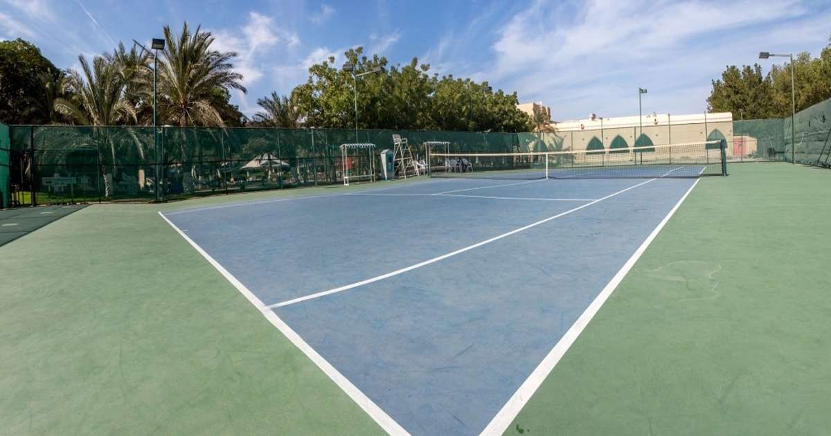 Cancha de pádel en Metropolitan Al Mafraq Hotel, Abu Dhabi