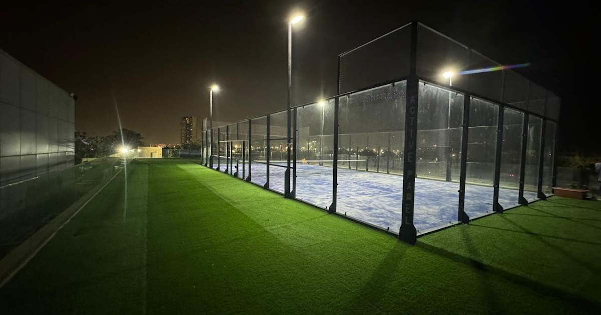 Cancha de pádel en Forza Sports Club Millennium, Abu Dhabi