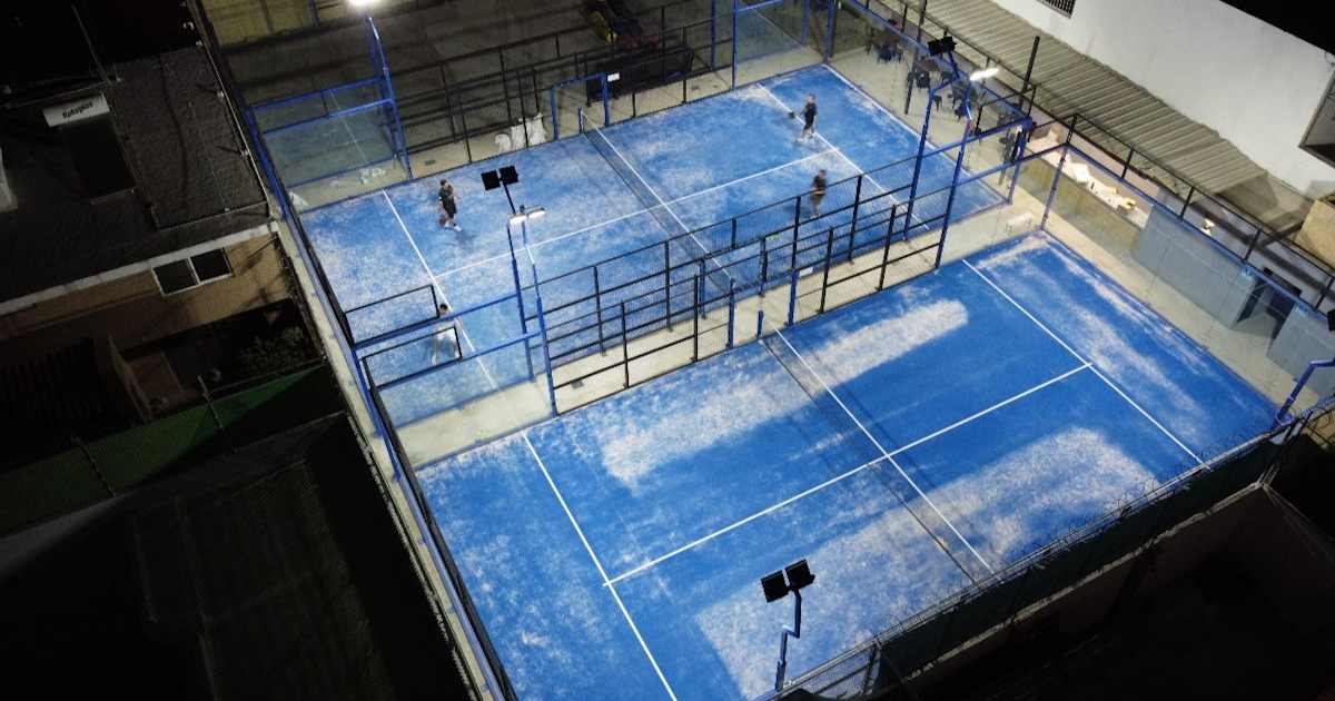 Padel court at Faro Pádel Club, Guadalajara