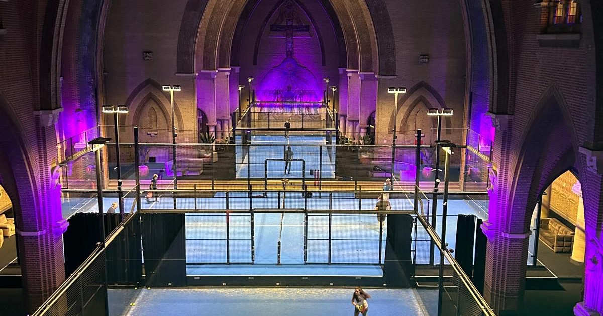 Cancha de pádel en Holy Padel club, Arnhem
