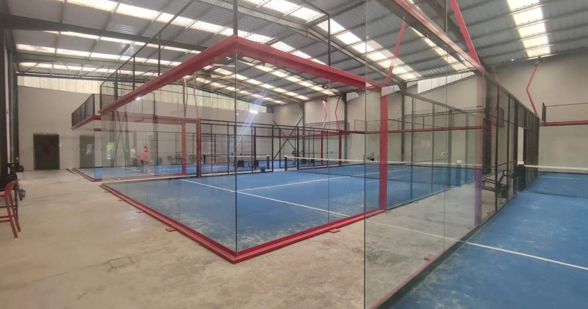 Cancha de pádel en El Templo Del Pádel, Cabezón de la Sal