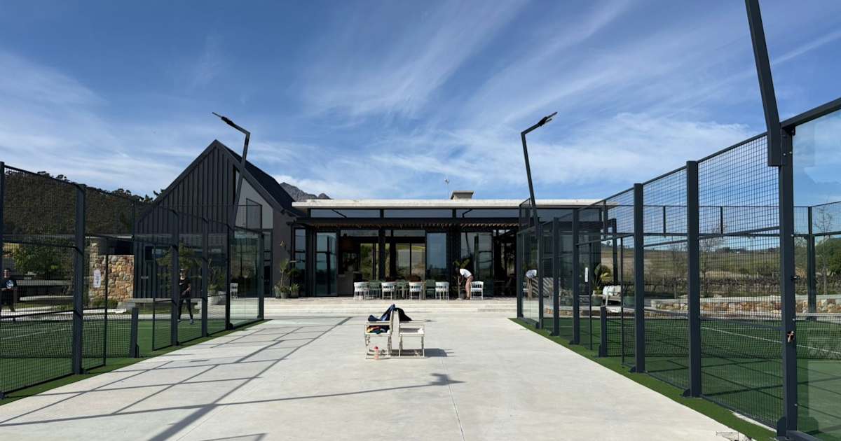 Cancha de pádel en Anura Racquet Club, Stellenbosch