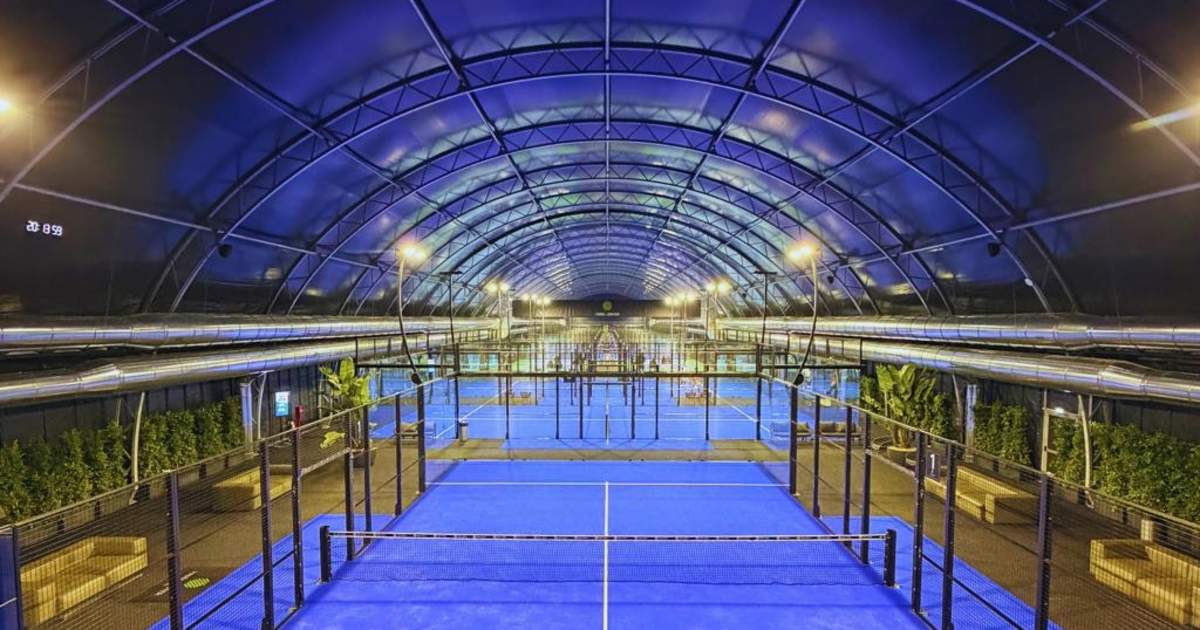 Padel court at PADEL ZENTER SCALO FARINI MILANO, Milano