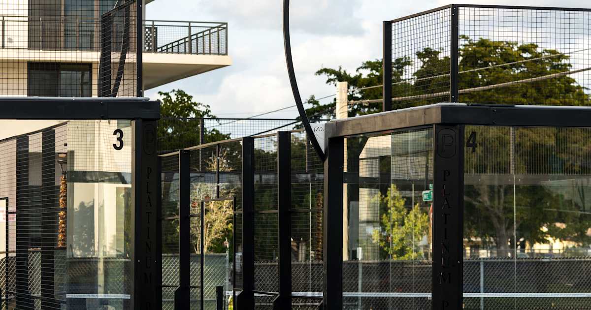Cancha de pádel en Platinum Padel, North Miami