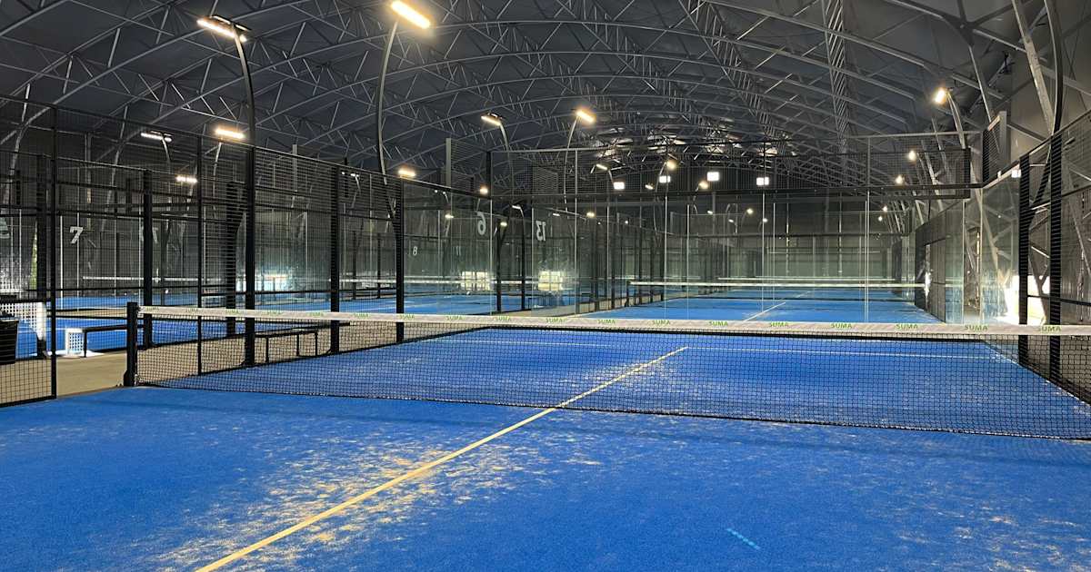 Cancha de pádel en SUMA Padel Club Alfafar, Valencia