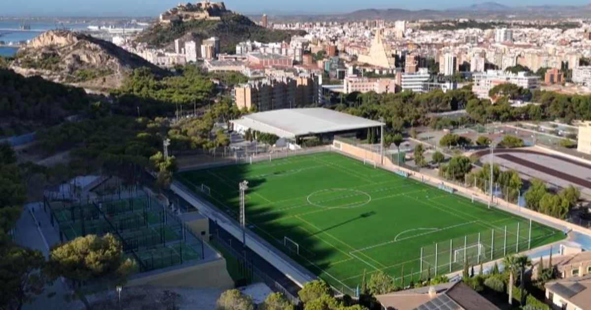 Cancha de pádel en CD JESUITAS SERRA GROSSA, Alicante (Alacant)