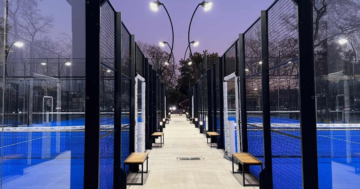 Cancha de pádel en Racket Social Club | Willowbrook, Houston