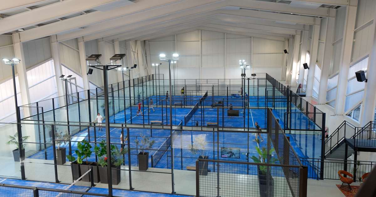 Cancha de pádel en Alaïa Club, Lens