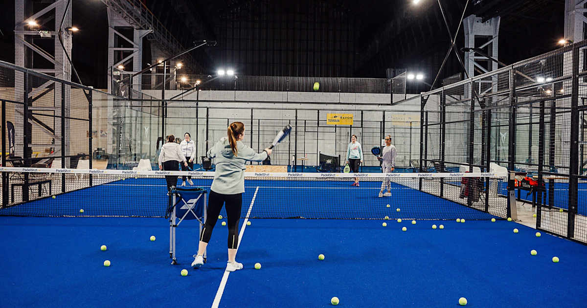 Cancha de pádel en PadelShot Saint-Etienne, Saint-Étienne