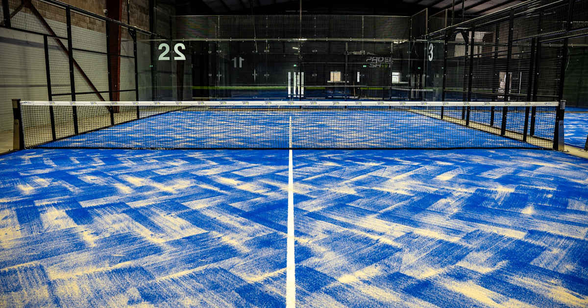 Cancha de pádel en PadelShot Tours - St Pierre des Corps, Saint-Pierre-des-Corps