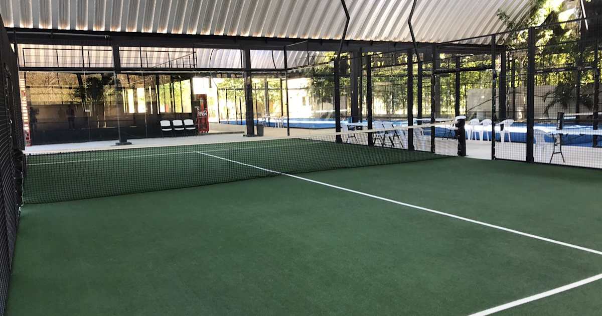 Cancha de pádel en EK Padel Club, Mérida