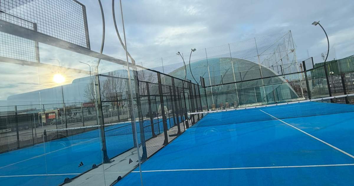 Cancha de pádel en Padel Regal Arena, Constanța