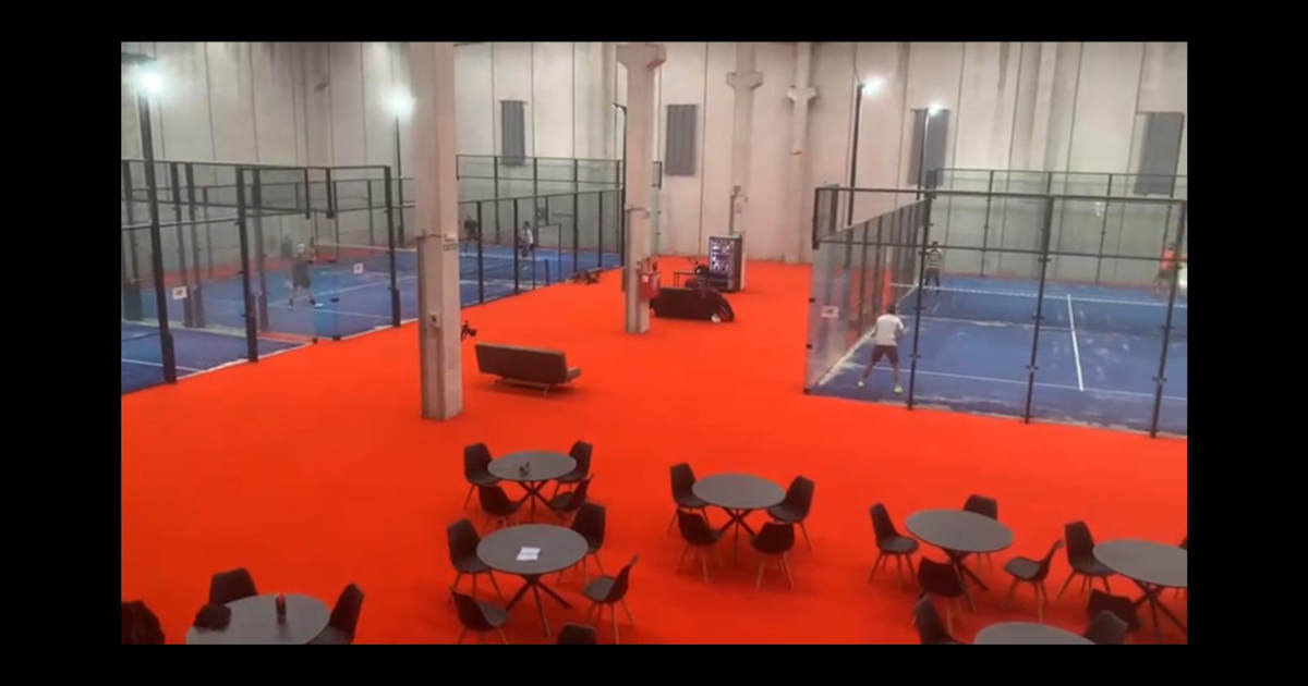 Cancha de pádel en La Vibra Sakana Padel Club, Arbizu