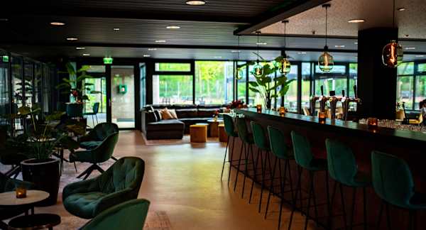 THE BUBBLE CLUB BLARICUM Premium Sports and Social Club