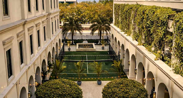 Privé Padel at Thesis