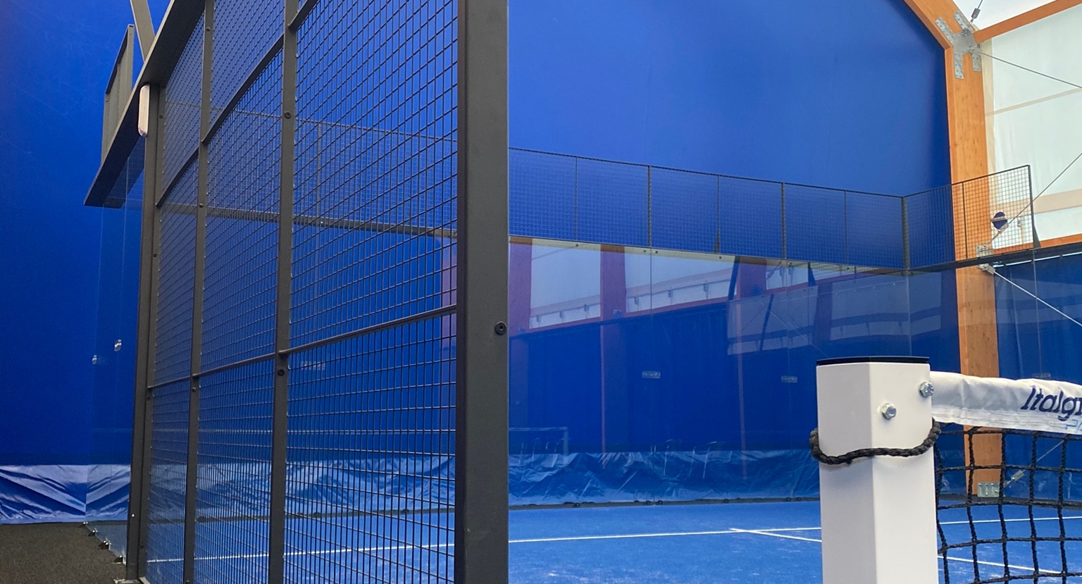 Campi e struttura di ‘BOMBONERA’  LIROS  Padel. Court