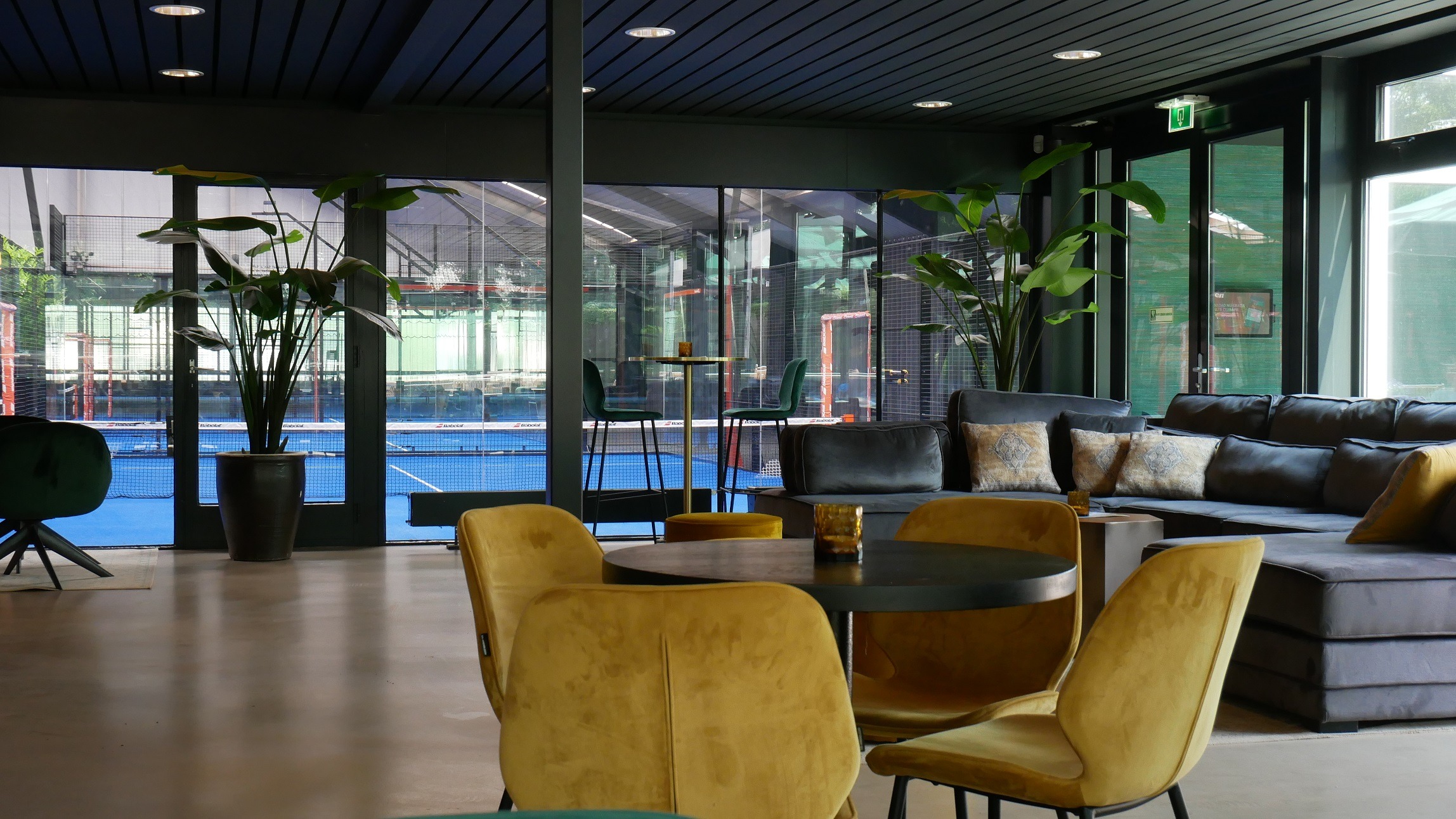 THE BUBBLE CLUB BLARICUM Premium Sports and Social Club padel courts
