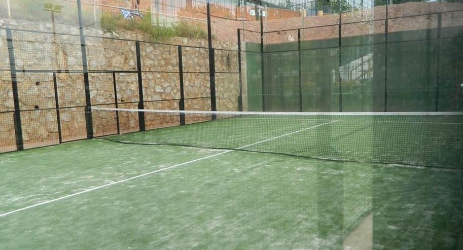 Padel Cervelló padel courts