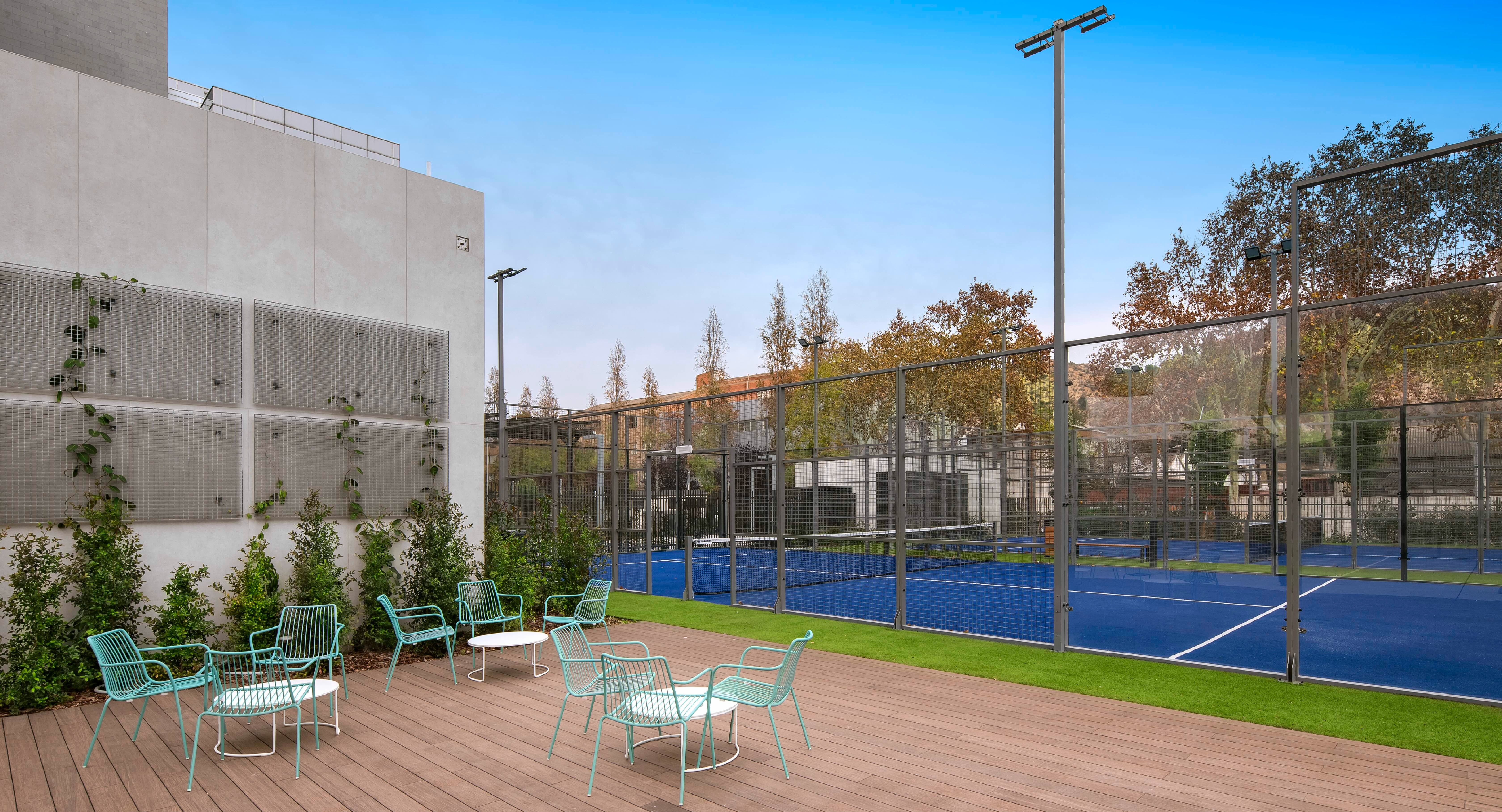 Edificio Landmark padel courts
