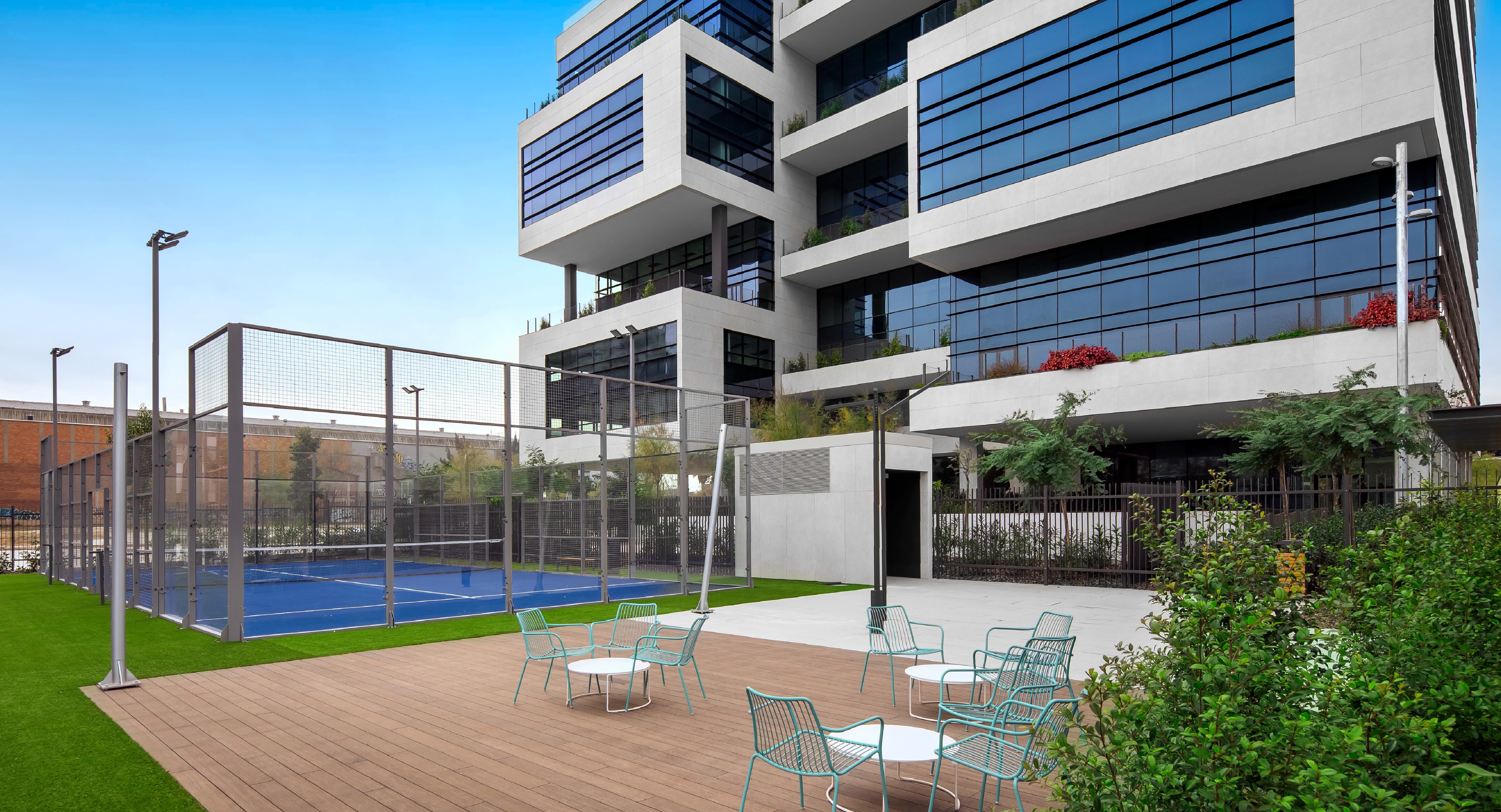 Edificio Landmark padel courts