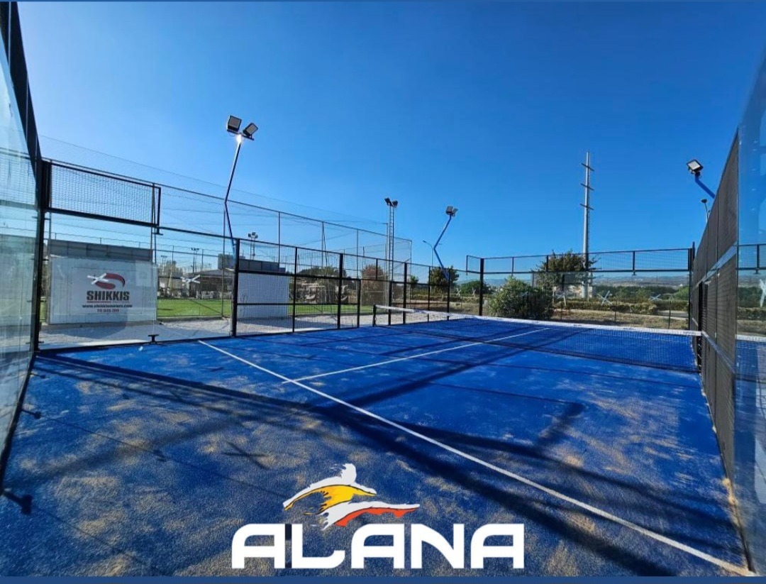 Alana Sports Center padel courts
