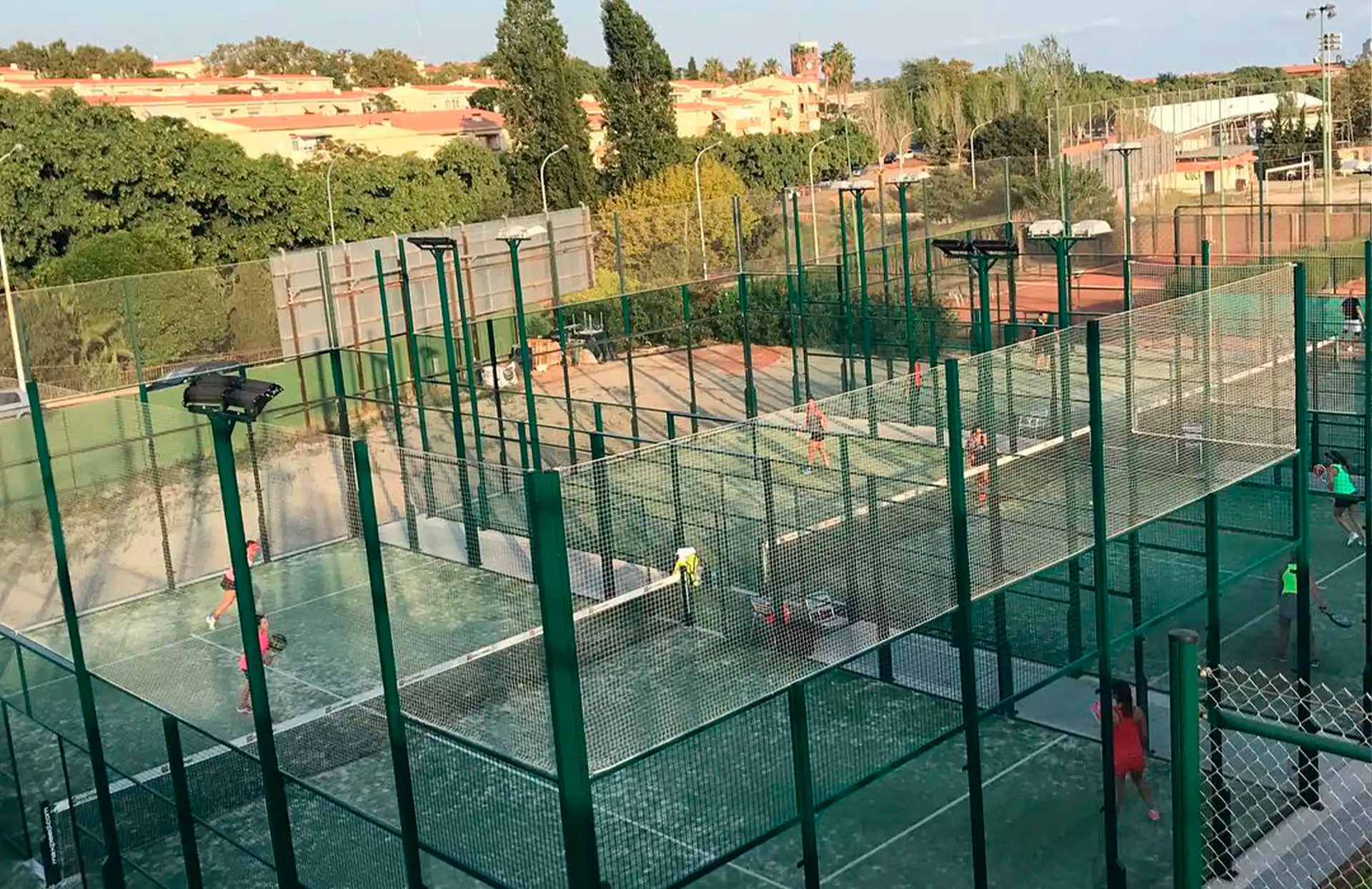 TENNIS CLUB BADALONA padel courts