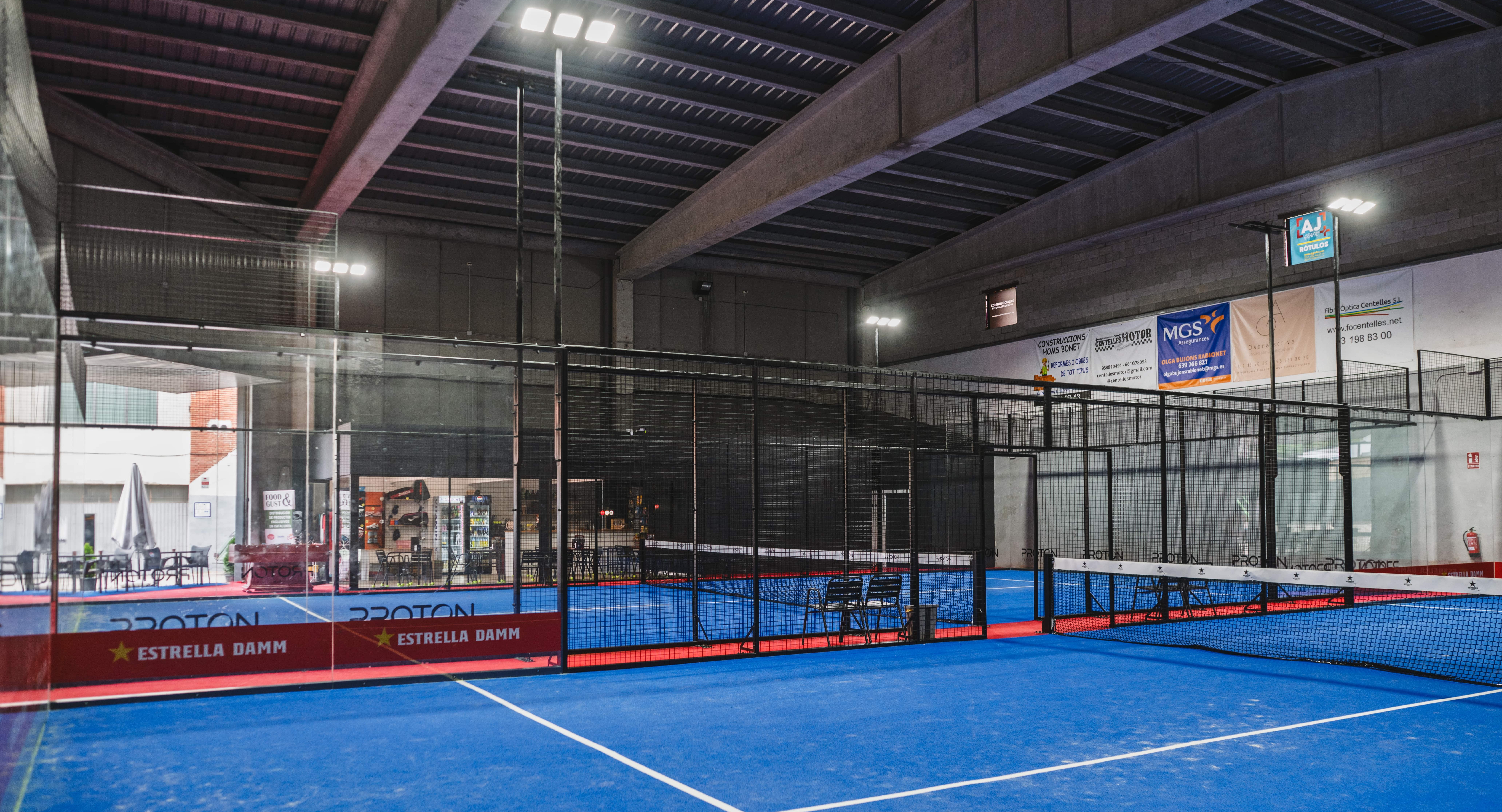 Padel Indoor Centelles padel courts