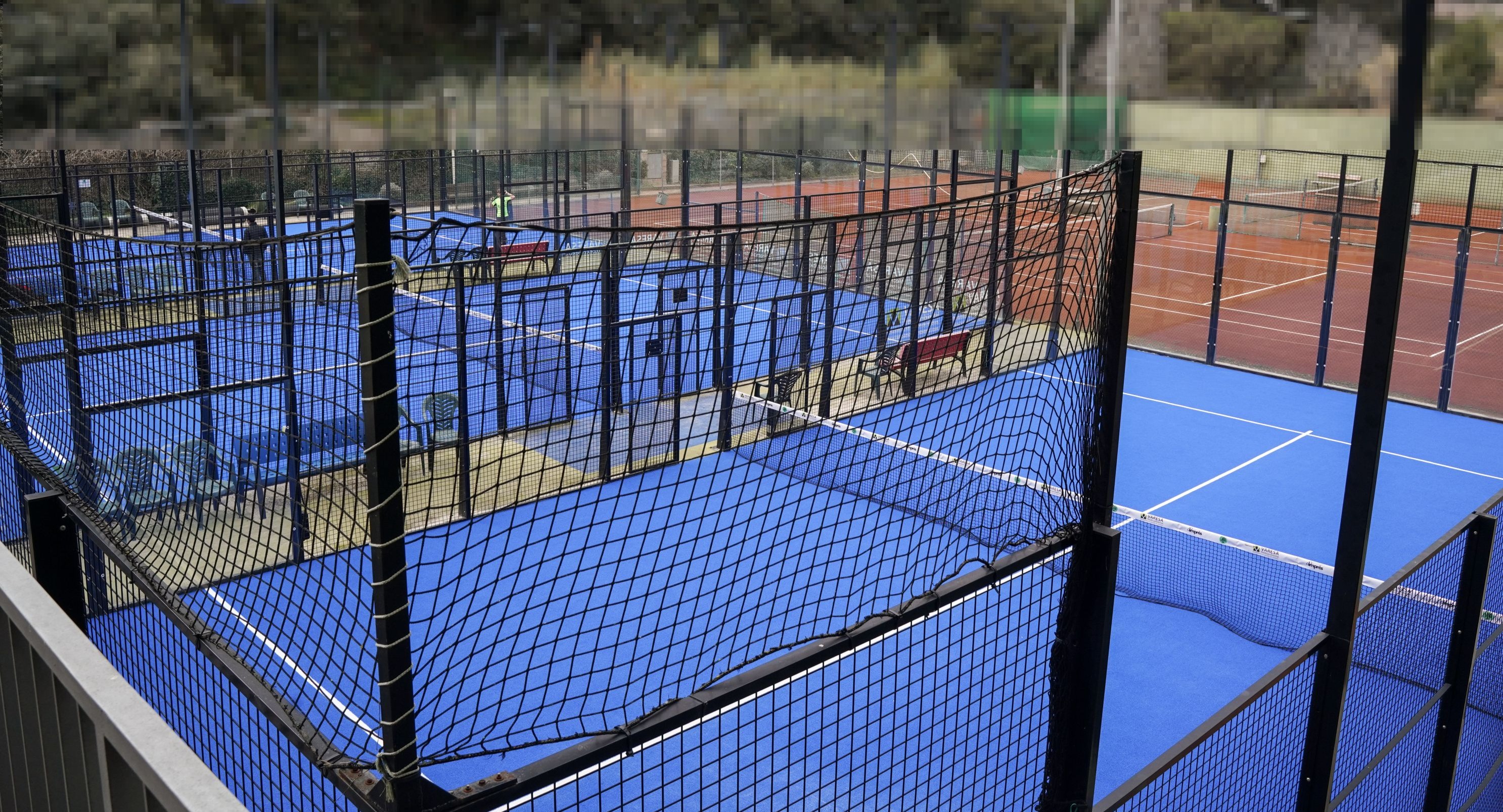 Espai Laru padel courts