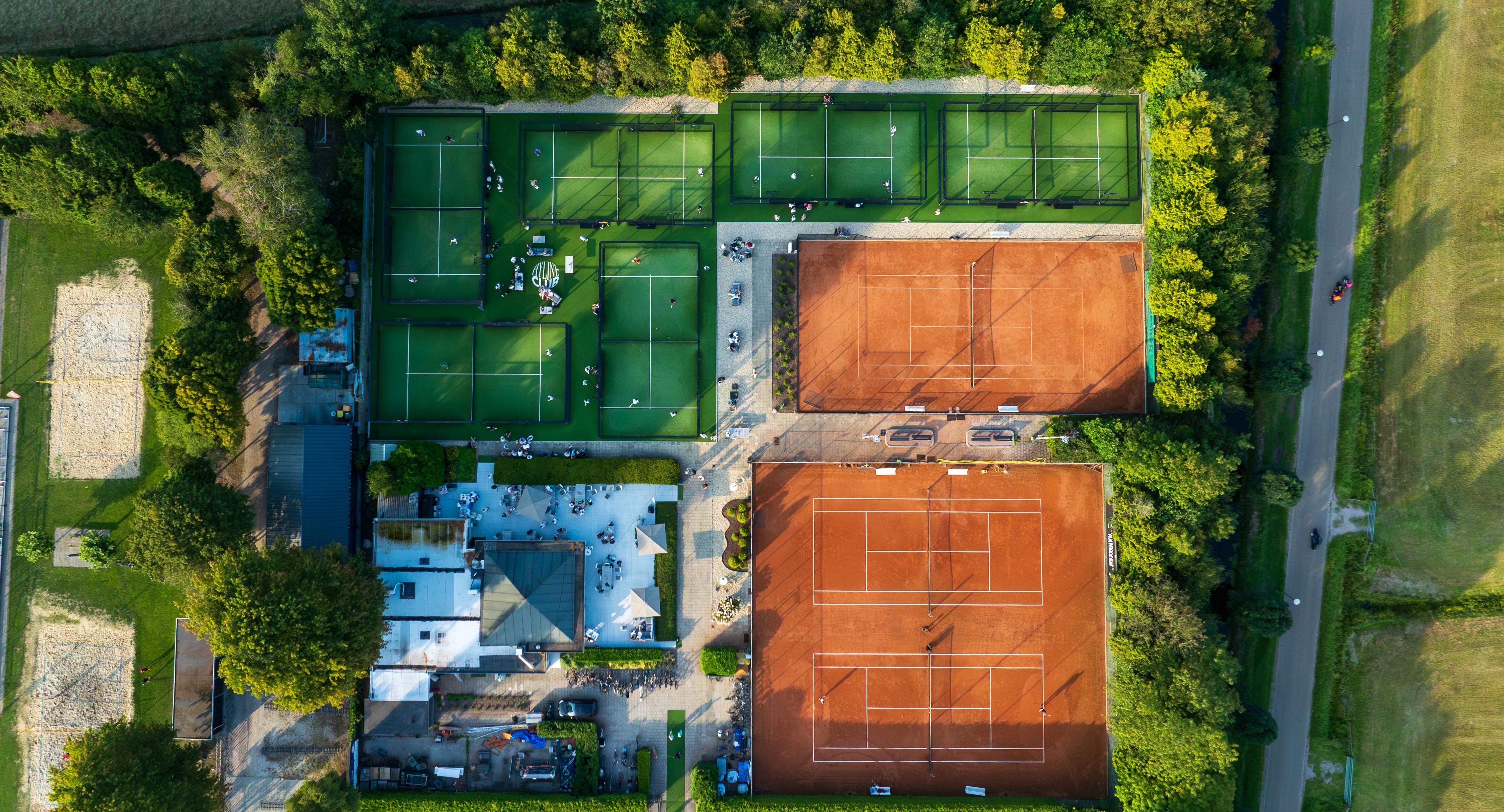 Hyline Club padel courts