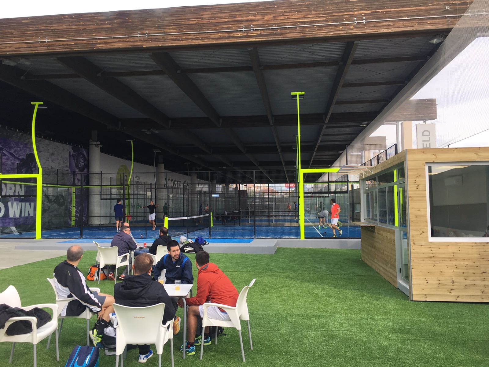 Up Pádel Badalona padel courts