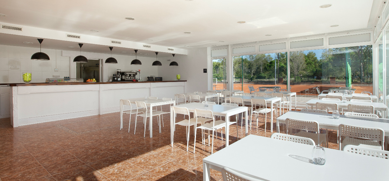 4Slam Tennis Academy padel courts