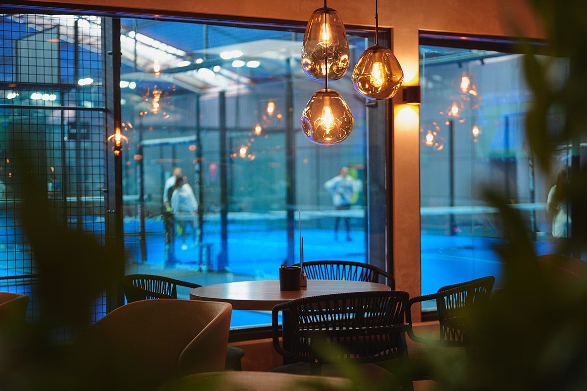 Plaza Padel Laren padel courts