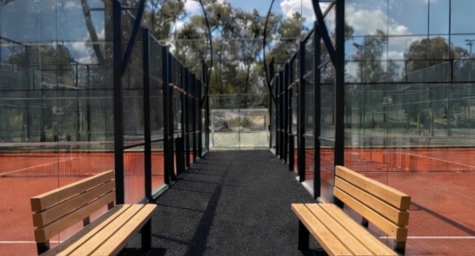 Central Padel at THE ENGLISH SCHOOL padel courts