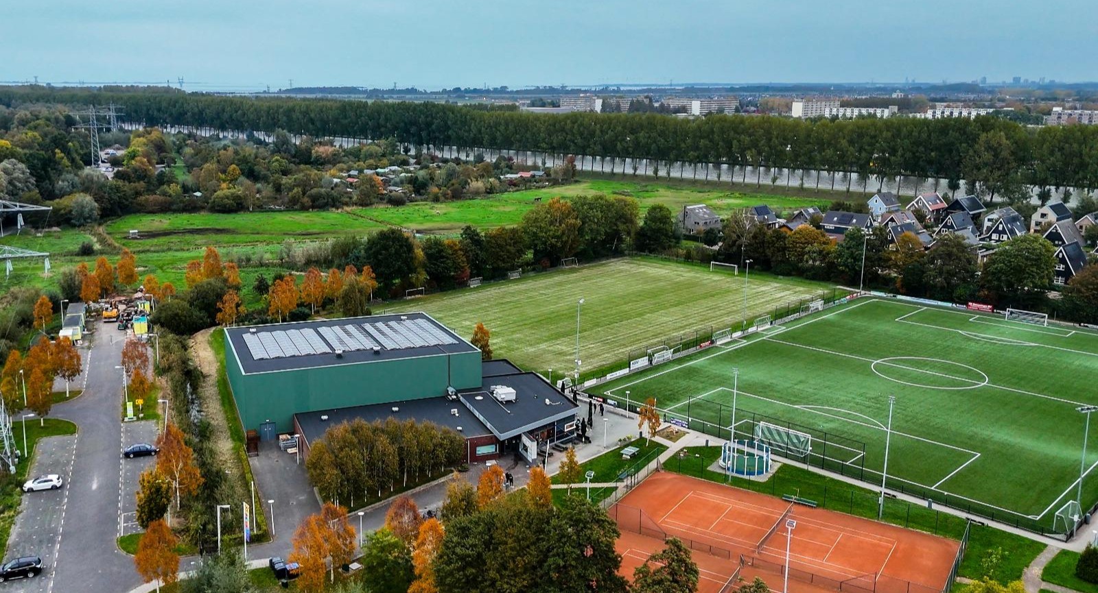 Geinburgia padel courts