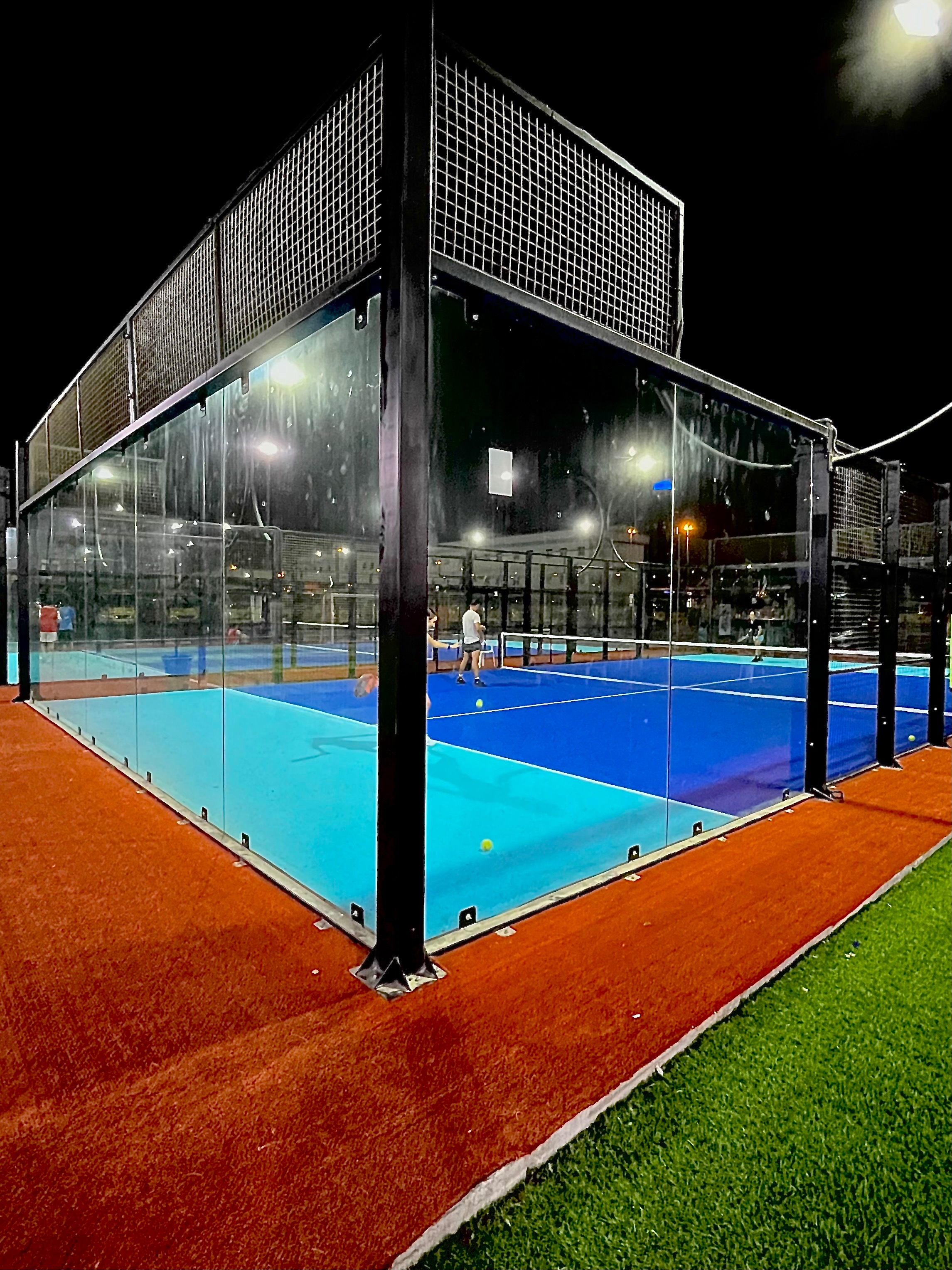 El Partido padel courts