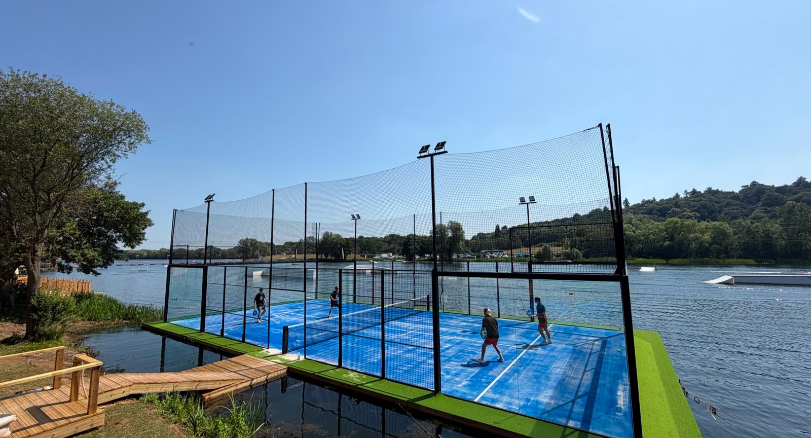 Thorpe Lakes Floating Padel padel courts